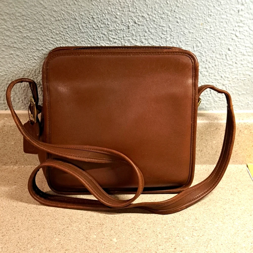 Vintage Coach Cognac Brown Leather Crossbody Bag - Picture 1 of 16